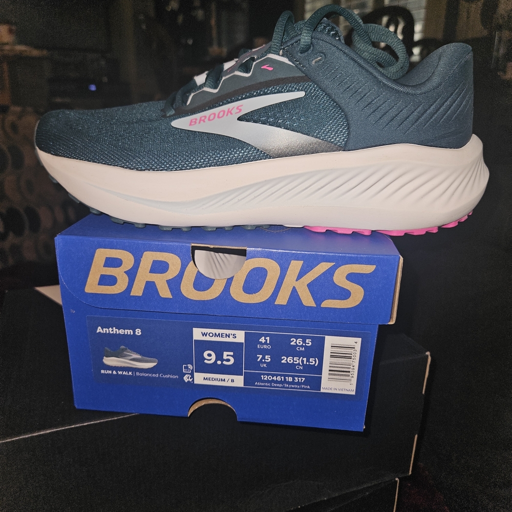 Brooks Women's Teal and Pink Running Sneakers